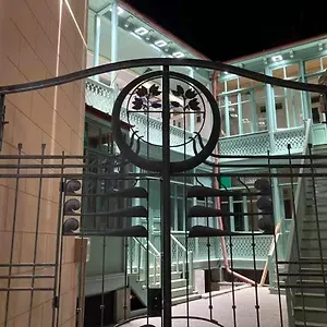 https://la-maison-7.alltbilisihotels.com